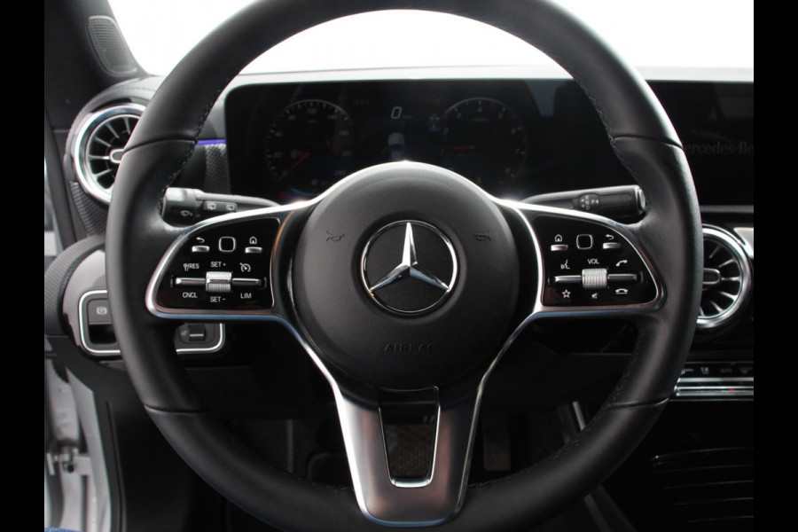 Mercedes-Benz CLA-Klasse Shooting Brake 200 Progressive Premium Climate control Parkeersensoren Achteruitrij camera verwarmde voorstoelen Navigatie Cruise control Lane assist LED