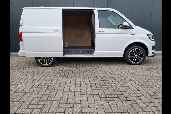 Volkswagen Transporter 2.0 TDI L1H1 * Airco * Parkeersensoren * Cruise Control * 18 INCH WIELEN *
