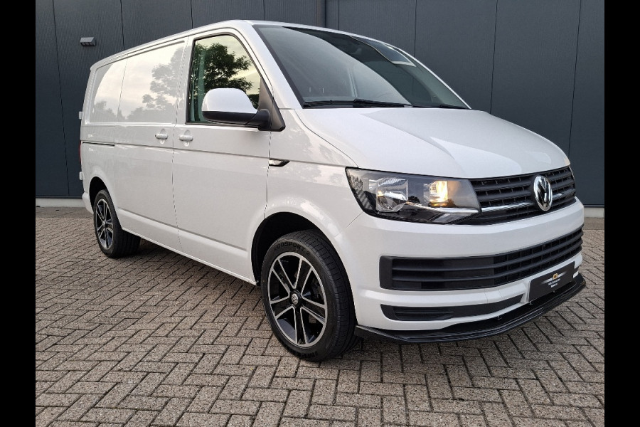 Volkswagen Transporter 2.0 TDI L1H1 * Airco * Parkeersensoren * Cruise Control * 18 INCH WIELEN *