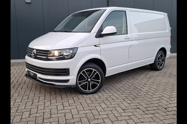 Volkswagen Transporter 2.0 TDI L1H1 * Airco * Parkeersensoren * Cruise Control * 18 INCH WIELEN *