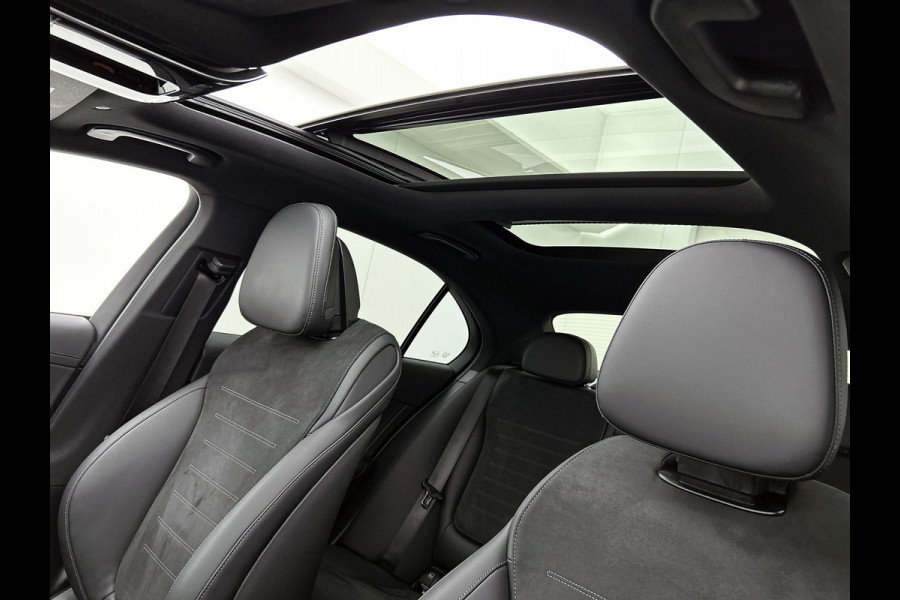 Mercedes-Benz C-Klasse 300 e Business Solution AMG AMG Line | Night Pakket | Panorama Schuif-Kanteldak | Parkeerpakket met 360°-camera | Alarm | Sfeerverlichting. Inclusief 24 maanden MB Certified garantie voor Europa.
