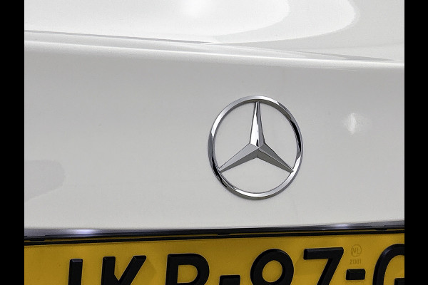 Mercedes-Benz C-Klasse 300 e Business Solution AMG AMG Line | Night Pakket | Panorama Schuif-Kanteldak | Parkeerpakket met 360°-camera | Alarm | Sfeerverlichting. Inclusief 24 maanden MB Certified garantie voor Europa.