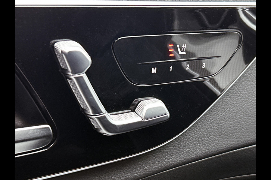 Mercedes-Benz C-Klasse 300 e Business Solution AMG AMG Line | Night Pakket | Panorama Schuif-Kanteldak | Parkeerpakket met 360°-camera | Alarm | Sfeerverlichting. Inclusief 24 maanden MB Certified garantie voor Europa.