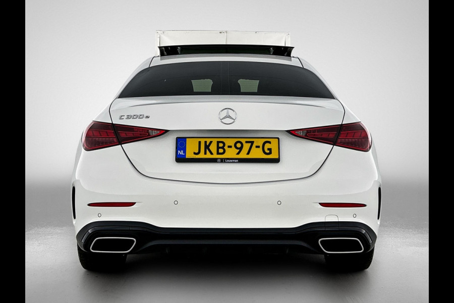 Mercedes-Benz C-Klasse 300 e Business Solution AMG AMG Line | Night Pakket | Panorama Schuif-Kanteldak | Parkeerpakket met 360°-camera | Alarm | Sfeerverlichting. Inclusief 24 maanden MB Certified garantie voor Europa.