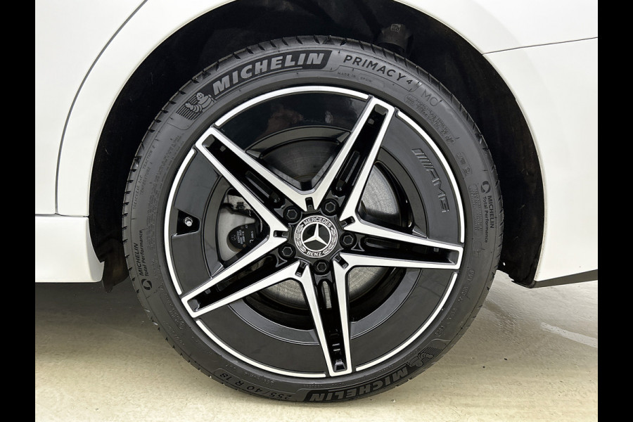 Mercedes-Benz C-Klasse 300 e Business Solution AMG AMG Line | Night Pakket | Panorama Schuif-Kanteldak | Parkeerpakket met 360°-camera | Alarm | Sfeerverlichting. Inclusief 24 maanden MB Certified garantie voor Europa.