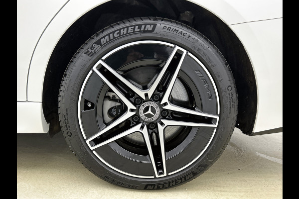 Mercedes-Benz C-Klasse 300 e Business Solution AMG AMG Line | Night Pakket | Panorama Schuif-Kanteldak | Parkeerpakket met 360°-camera | Alarm | Sfeerverlichting. Inclusief 24 maanden MB Certified garantie voor Europa.
