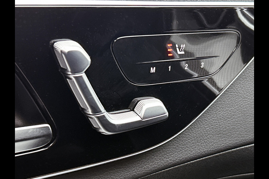Mercedes-Benz C-Klasse 300 e Business Solution AMG AMG Line | Night Pakket | Panorama Schuif-Kanteldak | Parkeerpakket met 360°-camera | Alarm | Sfeerverlichting. Inclusief 24 maanden MB Certified garantie voor Europa.