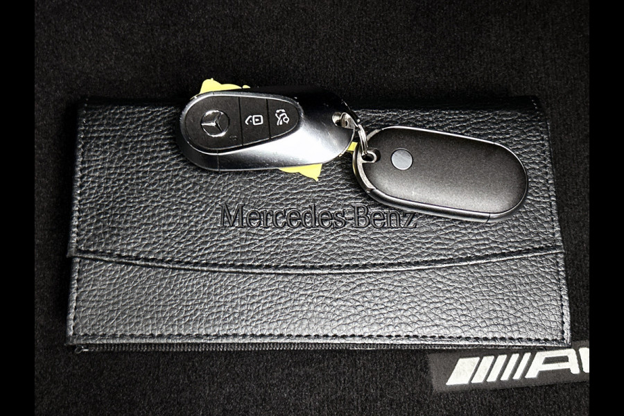 Mercedes-Benz C-Klasse 300 e Business Solution AMG AMG Line | Night Pakket | Panorama Schuif-Kanteldak | Parkeerpakket met 360°-camera | Alarm | Sfeerverlichting. Inclusief 24 maanden MB Certified garantie voor Europa.