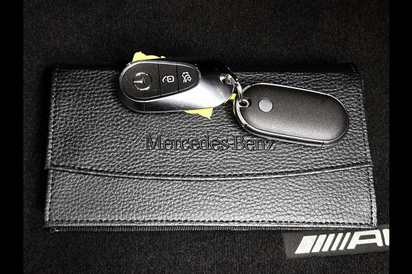 Mercedes-Benz C-Klasse 300 e Business Solution AMG AMG Line | Night Pakket | Panorama Schuif-Kanteldak | Parkeerpakket met 360°-camera | Alarm | Sfeerverlichting. Inclusief 24 maanden MB Certified garantie voor Europa.
