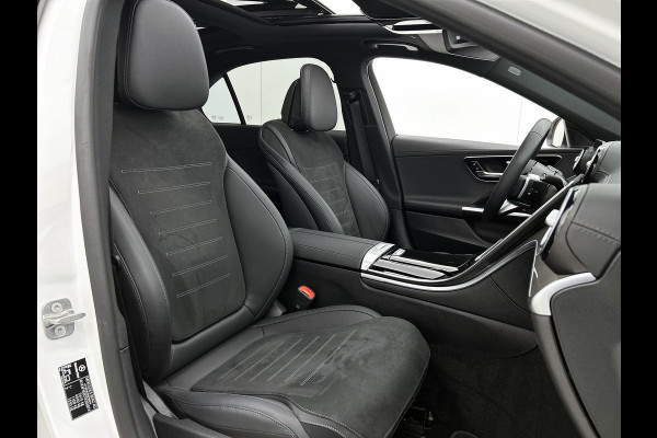 Mercedes-Benz C-Klasse 300 e Business Solution AMG AMG Line | Night Pakket | Panorama Schuif-Kanteldak | Parkeerpakket met 360°-camera | Alarm | Sfeerverlichting. Inclusief 24 maanden MB Certified garantie voor Europa.