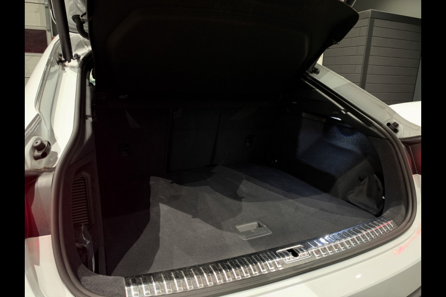 Audi Q3 Sportback 45 TFSI e 3x S-Line Pano | 360 | Keyless | Matrix | Dodehoek | ACC |  BTW Auto