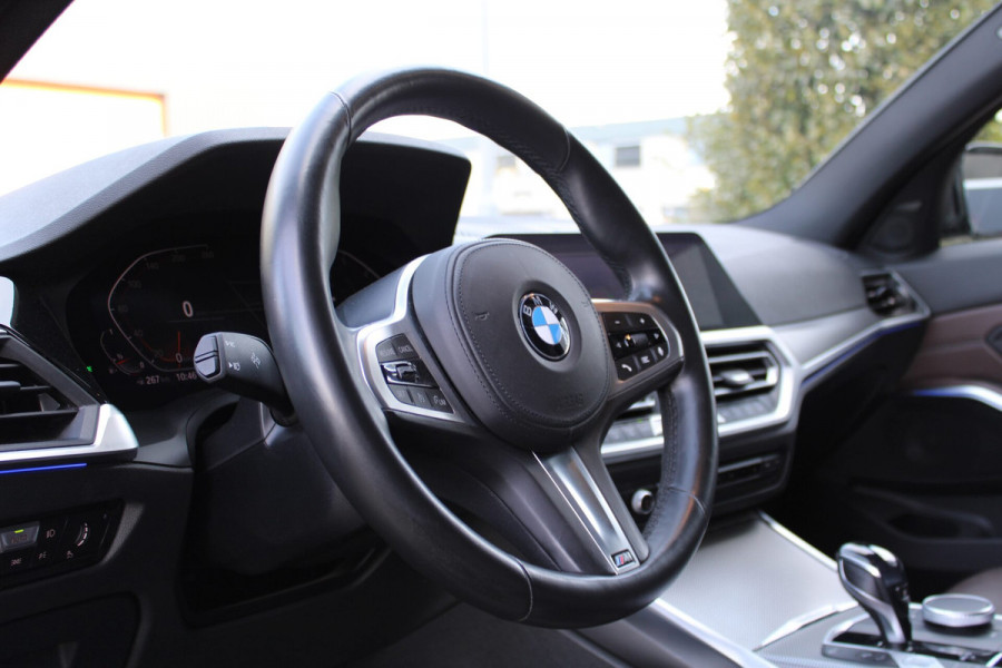 BMW 3 Serie Touring 330i | M340i Look | Pano | Apple Carplay | Sfeerverlichting | LED | Stoelverwarming