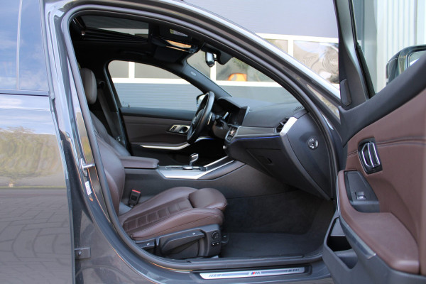 BMW 3 Serie Touring 330i | M340i Look | Pano | Apple Carplay | Sfeerverlichting | LED | Stoelverwarming