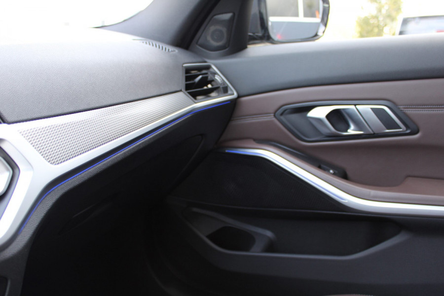 BMW 3 Serie Touring 330i | M340i Look | Pano | Apple Carplay | Sfeerverlichting | LED | Stoelverwarming