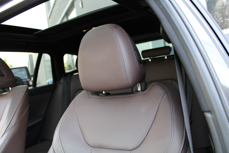 BMW 3 Serie Touring 330i | M340i Look | Pano | Apple Carplay | Sfeerverlichting | LED | Stoelverwarming