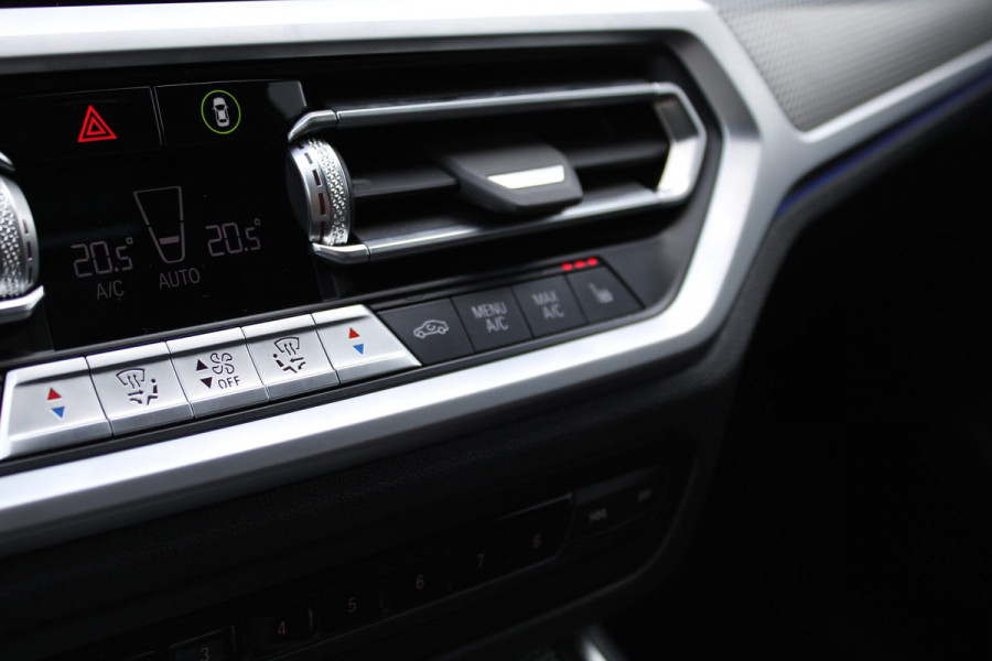 BMW 3 Serie Touring 330i | M340i Look | Pano | Apple Carplay | Sfeerverlichting | LED | Stoelverwarming