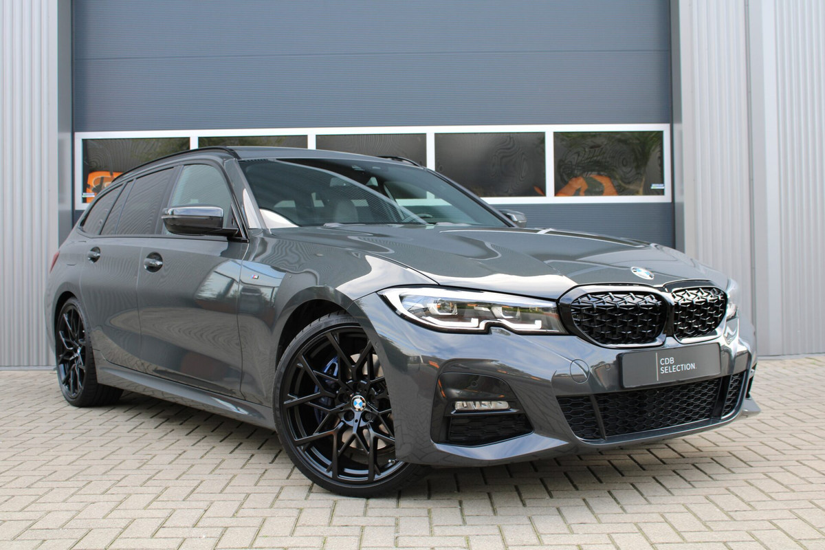 BMW 3 Serie Touring 330i | M340i Look | Pano | Apple Carplay | Sfeerverlichting | LED | Stoelverwarming
