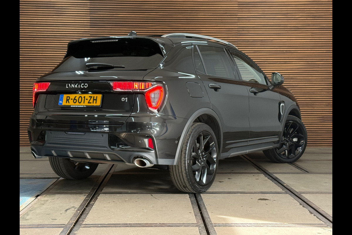 Lynk & Co 01 1.5 | Black Edition | MY2023| Alle opties | NL- Auto | Volledig dealer onderhouden | NAP | Nieuwstaat! |
