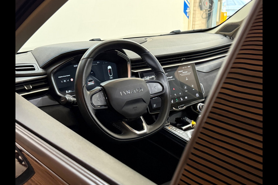 Lynk & Co 01 1.5 | Black Edition | MY2023| Alle opties | NL- Auto | Volledig dealer onderhouden | NAP | Nieuwstaat! |