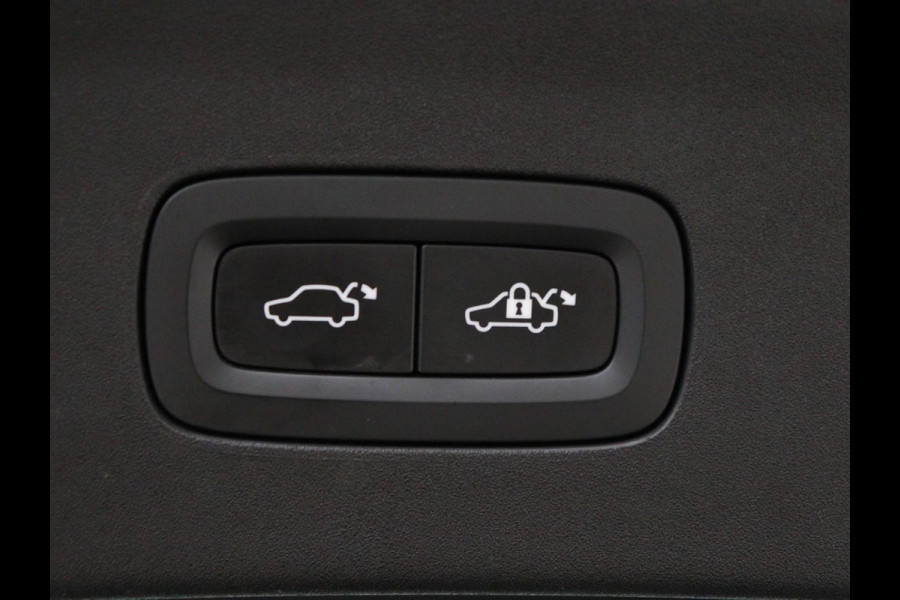 Polestar 2 Standard Range Single Motor 63kWh | SOH 89,7% | Memory | Stoelverwarming | Cruise control | Carplay | Navigatie | Bluetooth | Camera | Park assist | Interieurverlichting | Elektrische achterklep | Trekhaak
