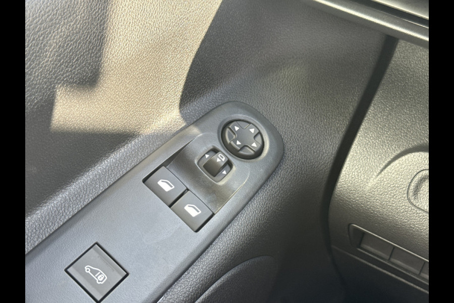 Peugeot Partner 1.5 HDi 130PK Automaat L1 Climate Control Cruise Control Camera Navigatie Parkeersensoren v+a inbouwkasten