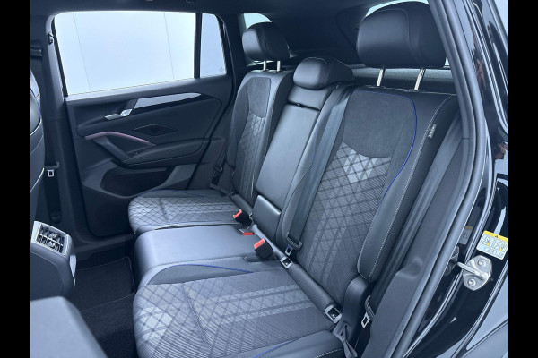 Volkswagen Tiguan 1.5 eHybrid R-Line Edition 272 pk Automaat (DSG) | Verlengde garantie | Navigatie | Panorama dak | Trekhaak (wegklapbaar) | Achteruitrijcamera (park assist) | Rondomzicht camera | Black-Style pakket | R-Line |