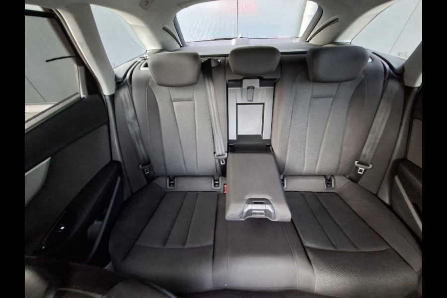 Audi A4 Avant 35 TFSI * AUTOMAAT * Black Pakket * Navigatiesysteem * Stoelverwarming * 56.000KM! * ZEER Netjes! *