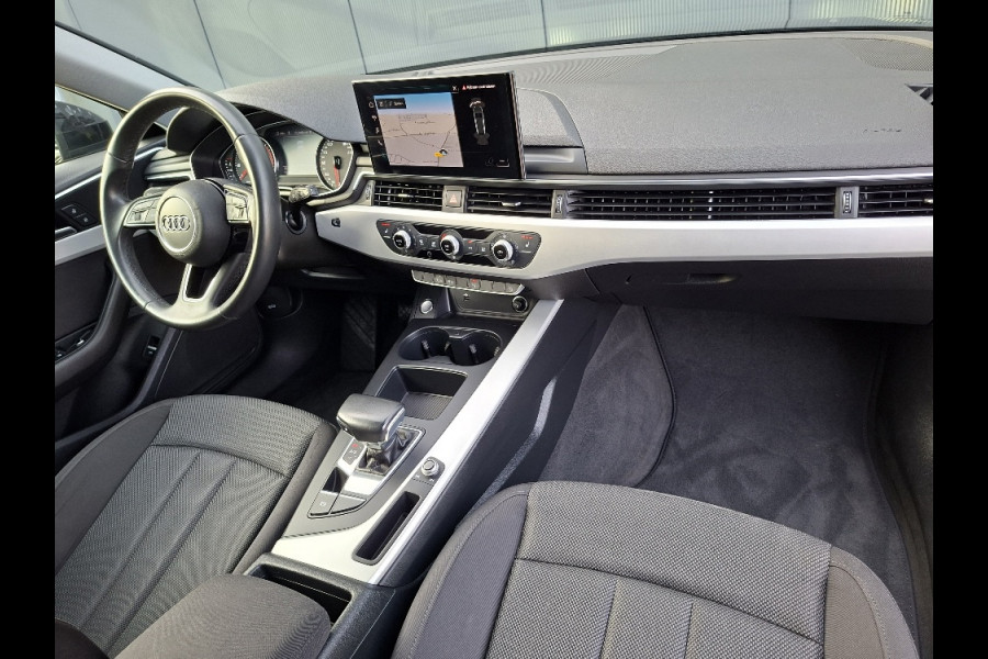 Audi A4 Avant 35 TFSI * AUTOMAAT * Black Pakket * Navigatiesysteem * Stoelverwarming * 56.000KM! * ZEER Netjes! *