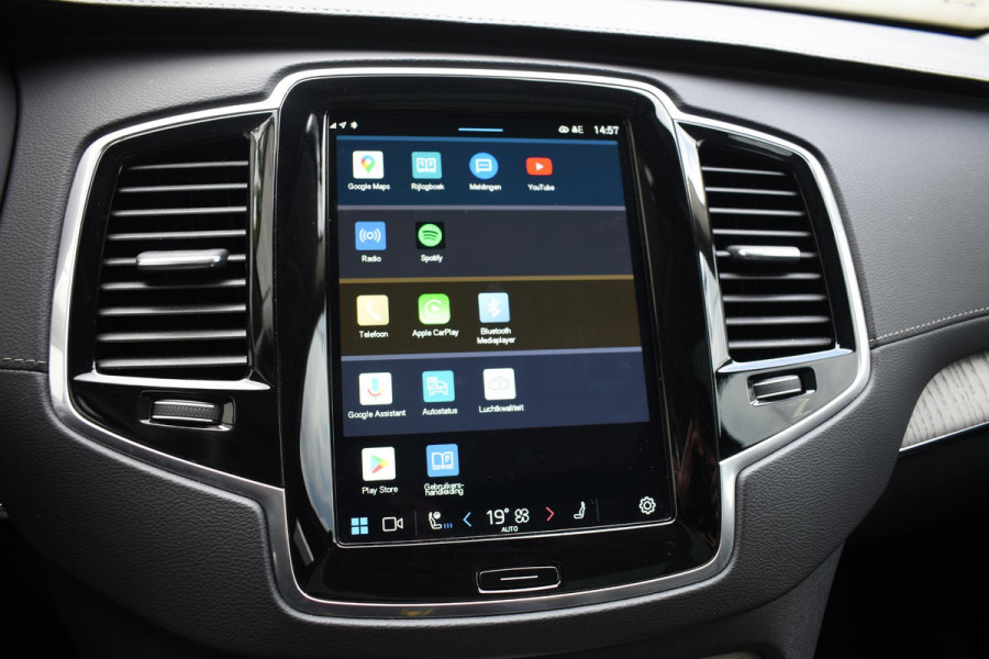 Volvo XC90 T8 455PK Automaat Plug-in hybrid AWD Ultimate Dark / Bowers & Wilkins / Luchtvering / Head Up Display / 360 Camera / Massagestoelen / Gelaagde Zijruiten / Trekhaak /