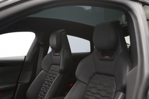 Audi e-tron GT RS 93 kWh 646 PK, SOH 92 %, 4-Wielsturing, Carbon-Pakket, Panoramadak, Luchtvering, Stoelventilatie