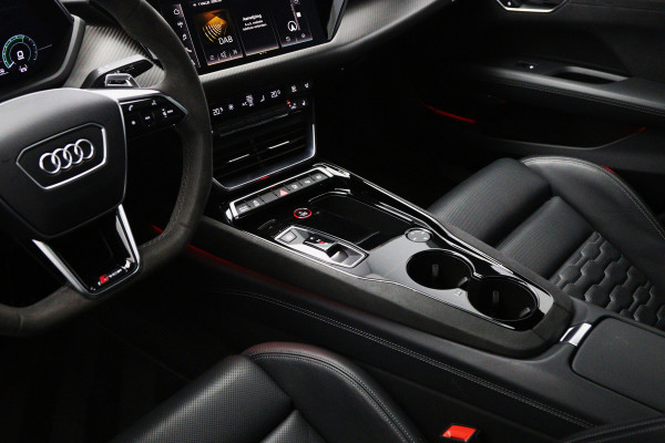 Audi e-tron GT RS 93 kWh 646 PK, SOH 92 %, 4-Wielsturing, Carbon-Pakket, Panoramadak, Luchtvering, Stoelventilatie