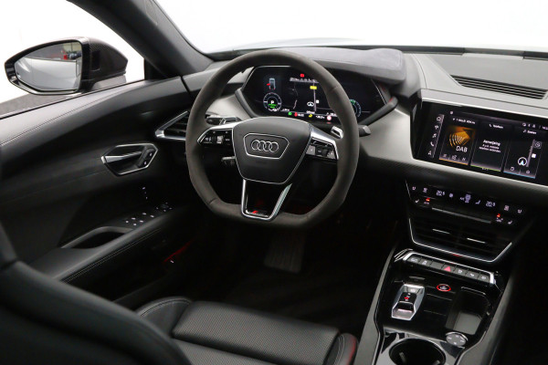 Audi e-tron GT RS 93 kWh 646 PK, SOH 92 %, 4-Wielsturing, Carbon-Pakket, Panoramadak, Luchtvering, Stoelventilatie