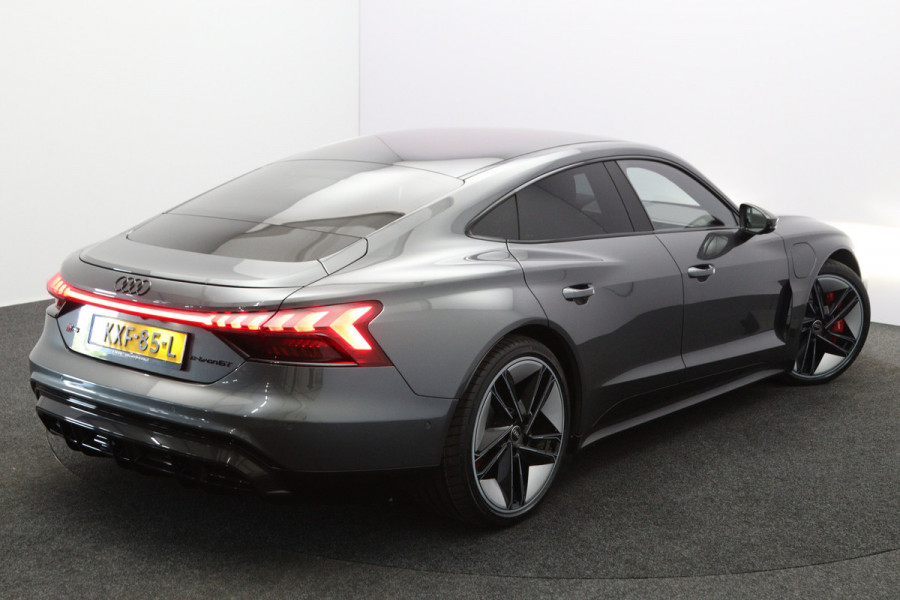 Audi e-tron GT RS 93 kWh 646 PK, SOH 92 %, 4-Wielsturing, Carbon-Pakket, Panoramadak, Luchtvering, Stoelventilatie