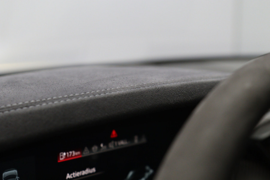 Audi e-tron GT RS 93 kWh 646 PK, SOH 92 %, 4-Wielsturing, Carbon-Pakket, Panoramadak, Luchtvering, Stoelventilatie