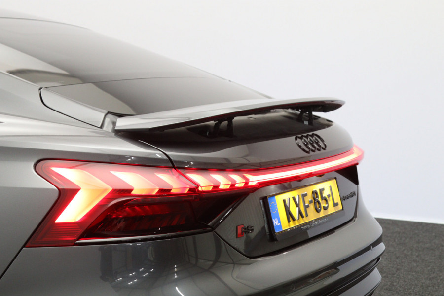 Audi e-tron GT RS 93 kWh 646 PK, SOH 92 %, 4-Wielsturing, Carbon-Pakket, Panoramadak, Luchtvering, Stoelventilatie