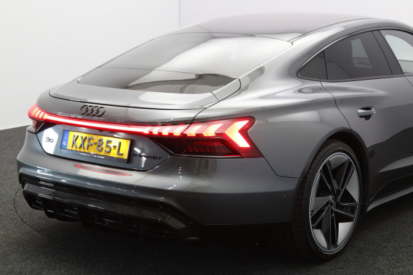 Audi e-tron GT RS 93 kWh 646 PK, SOH 92 %, 4-Wielsturing, Carbon-Pakket, Panoramadak, Luchtvering, Stoelventilatie