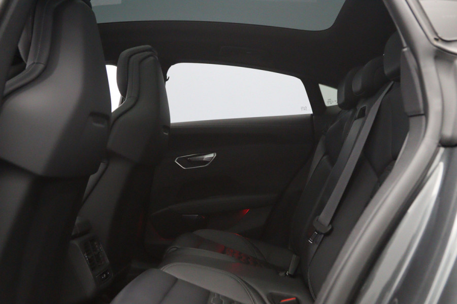 Audi e-tron GT RS 93 kWh 646 PK, SOH 92 %, 4-Wielsturing, Carbon-Pakket, Panoramadak, Luchtvering, Stoelventilatie