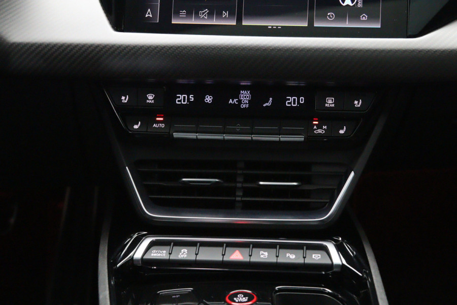 Audi e-tron GT RS 93 kWh 646 PK, SOH 92 %, 4-Wielsturing, Carbon-Pakket, Panoramadak, Luchtvering, Stoelventilatie