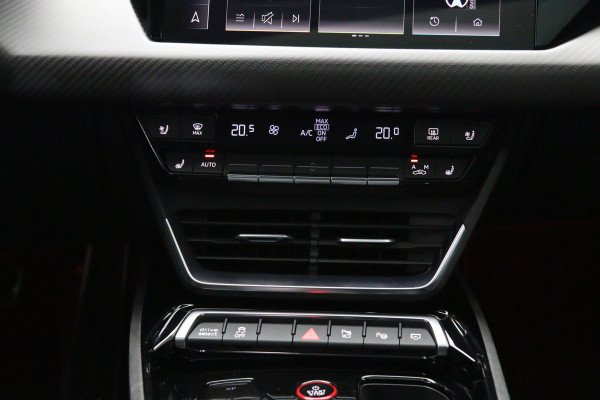 Audi e-tron GT RS 93 kWh 646 PK, SOH 92 %, 4-Wielsturing, Carbon-Pakket, Panoramadak, Luchtvering, Stoelventilatie