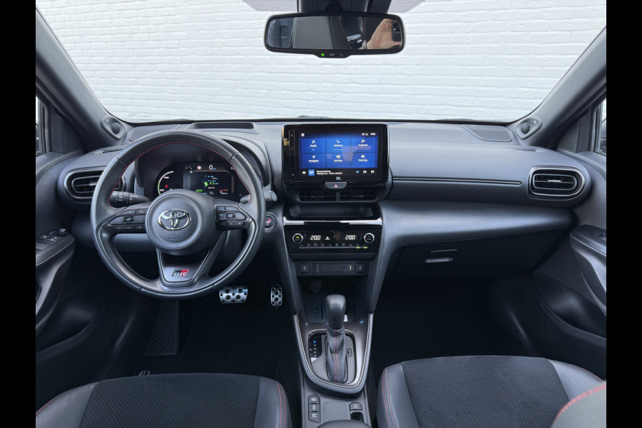 Toyota Yaris Cross 1.5 Hybrid GR Sport | Trekhaak | JBL | HUD | ACC | 18 inch