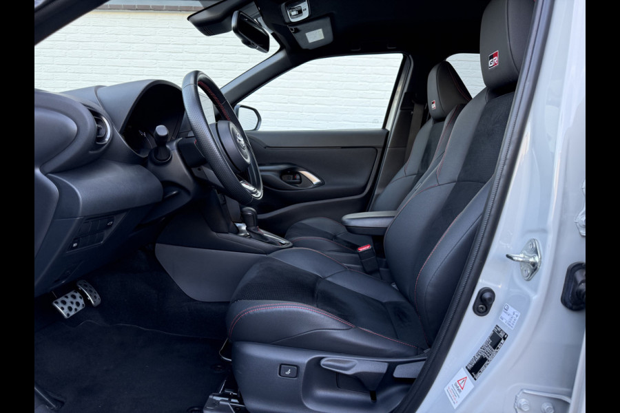 Toyota Yaris Cross 1.5 Hybrid GR Sport | Trekhaak | JBL | HUD | ACC | 18 inch