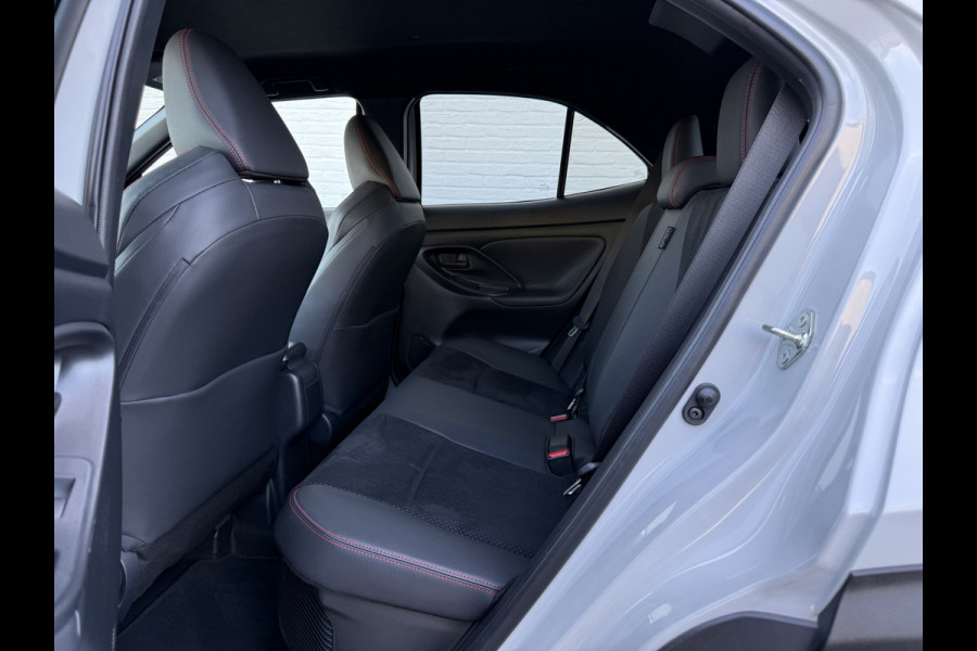 Toyota Yaris Cross 1.5 Hybrid GR Sport | Trekhaak | JBL | HUD | ACC | 18 inch
