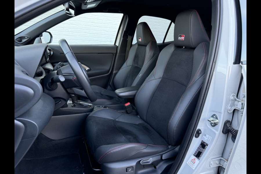 Toyota Yaris Cross 1.5 Hybrid GR Sport | Trekhaak | JBL | HUD | ACC | 18 inch