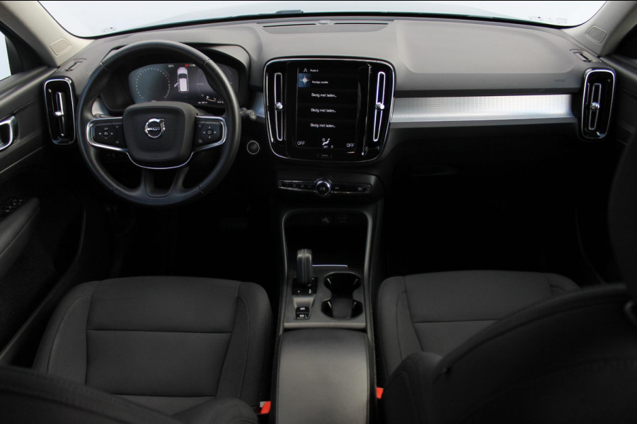 Volvo XC40 T4 211PK Automaat Plug-in hybrid Plus Bright Harman Kardon Audio / DAB+ / Apple Carplay / |Elektrisch bedienbare voorstoelen met geheugen op bestuurdersstoel / 18" lichtmetalen velgen