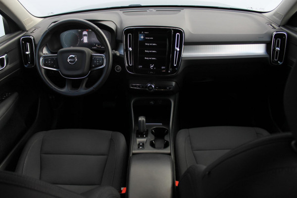 Volvo XC40 T4 211PK Automaat Plug-in hybrid Plus Bright Harman Kardon Audio / DAB+ / Apple Carplay / |Elektrisch bedienbare voorstoelen met geheugen op bestuurdersstoel / 18" lichtmetalen velgen