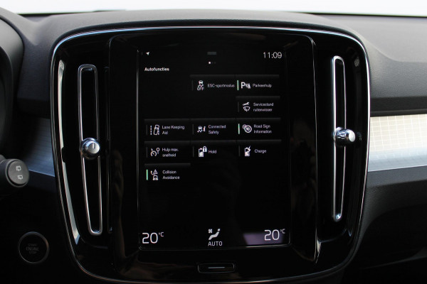 Volvo XC40 T4 211PK Automaat Plug-in hybrid Plus Bright Harman Kardon Audio / DAB+ / Apple Carplay / |Elektrisch bedienbare voorstoelen met geheugen op bestuurdersstoel / 18" lichtmetalen velgen