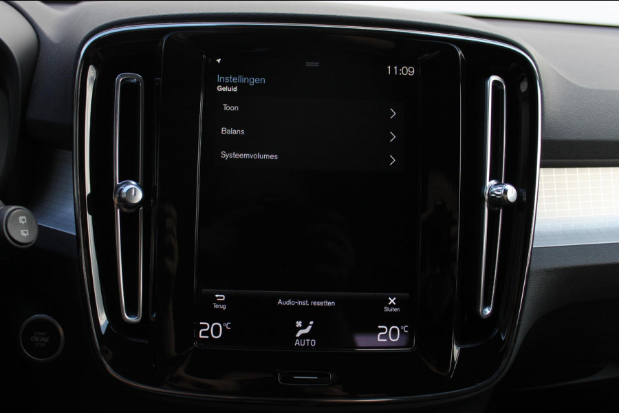 Volvo XC40 T4 211PK Automaat Plug-in hybrid Plus Bright Harman Kardon Audio / DAB+ / Apple Carplay / |Elektrisch bedienbare voorstoelen met geheugen op bestuurdersstoel / 18" lichtmetalen velgen