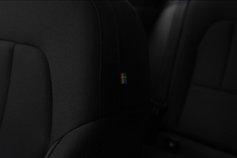 Volvo XC40 T4 211PK Automaat Plug-in hybrid Plus Bright Harman Kardon Audio / DAB+ / Apple Carplay / |Elektrisch bedienbare voorstoelen met geheugen op bestuurdersstoel / 18" lichtmetalen velgen