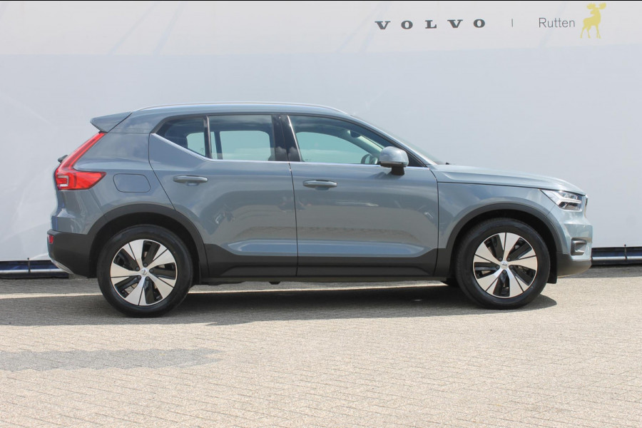 Volvo XC40 T4 211PK Automaat Plug-in hybrid Plus Bright Harman Kardon Audio / DAB+ / Apple Carplay / |Elektrisch bedienbare voorstoelen met geheugen op bestuurdersstoel / 18" lichtmetalen velgen