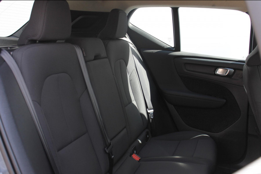 Volvo XC40 T4 211PK Automaat Plug-in hybrid Plus Bright Harman Kardon Audio / DAB+ / Apple Carplay / |Elektrisch bedienbare voorstoelen met geheugen op bestuurdersstoel / 18" lichtmetalen velgen